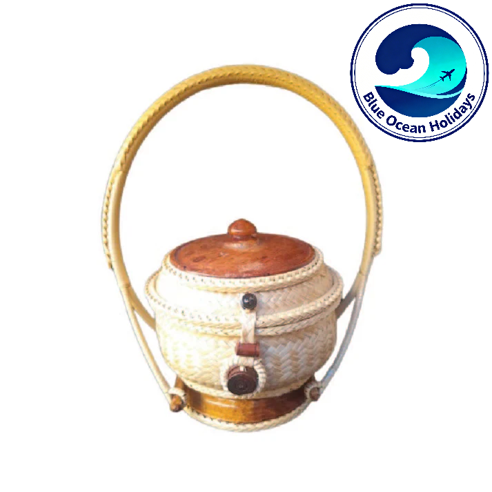 Handwoven Lao Sticky Rice Container with Lid – Natural Bamboo (13cm x 13cm)
